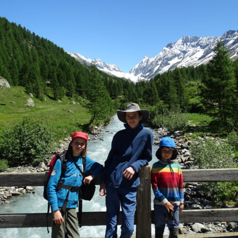 Durch den Tunnel zum Aletschgletscher